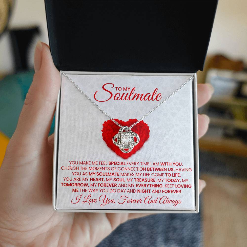 To My Soulmate Valentine's Day Couple Necklace for Wife Women, Girlfriend Queen You Are - My Soulmate Love Knot Necklace Gifts for Her Anniversary Future Wife Girl Friend Necklace with Card & Box